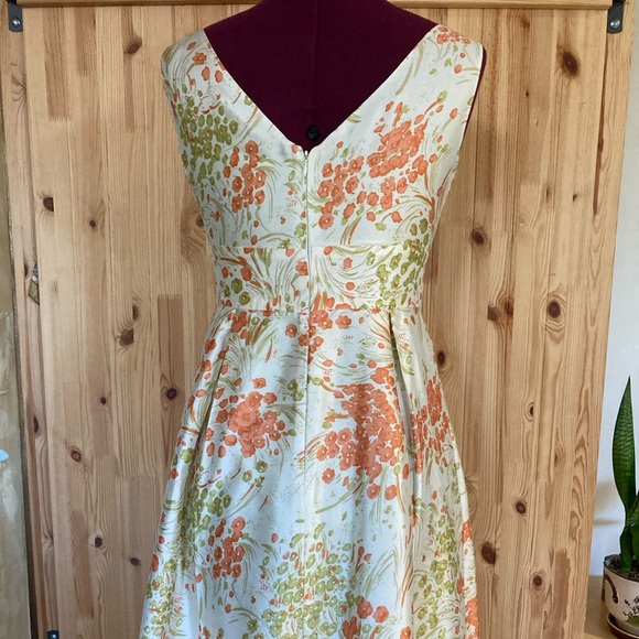 Talbots sz 2 Floral Dress. - Picture 2 of 4